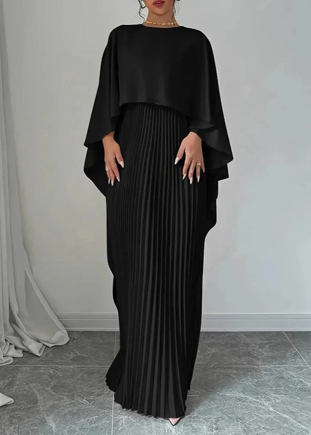 Makayla | Dames Trouwen Gasten Geplooide Cape Maxi Jurk